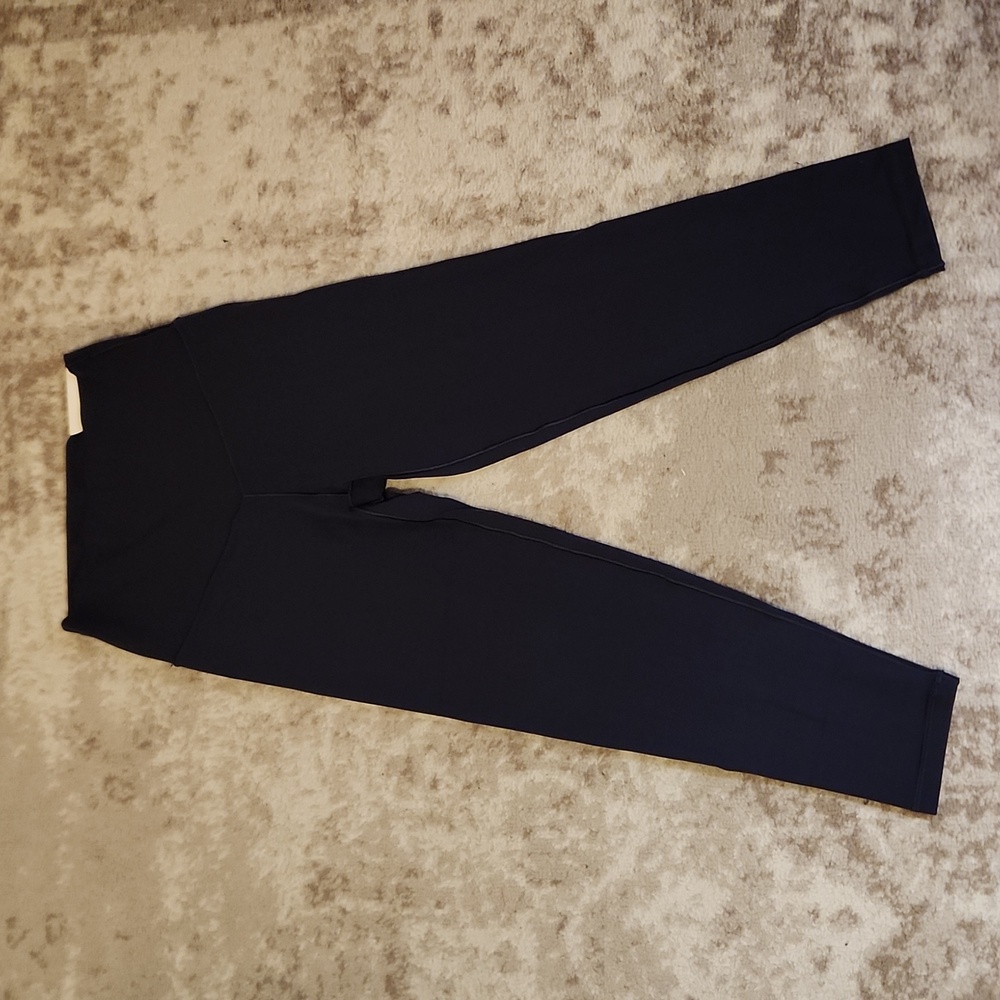 NWT Offline by Aerie navy 3/4 crop leggings